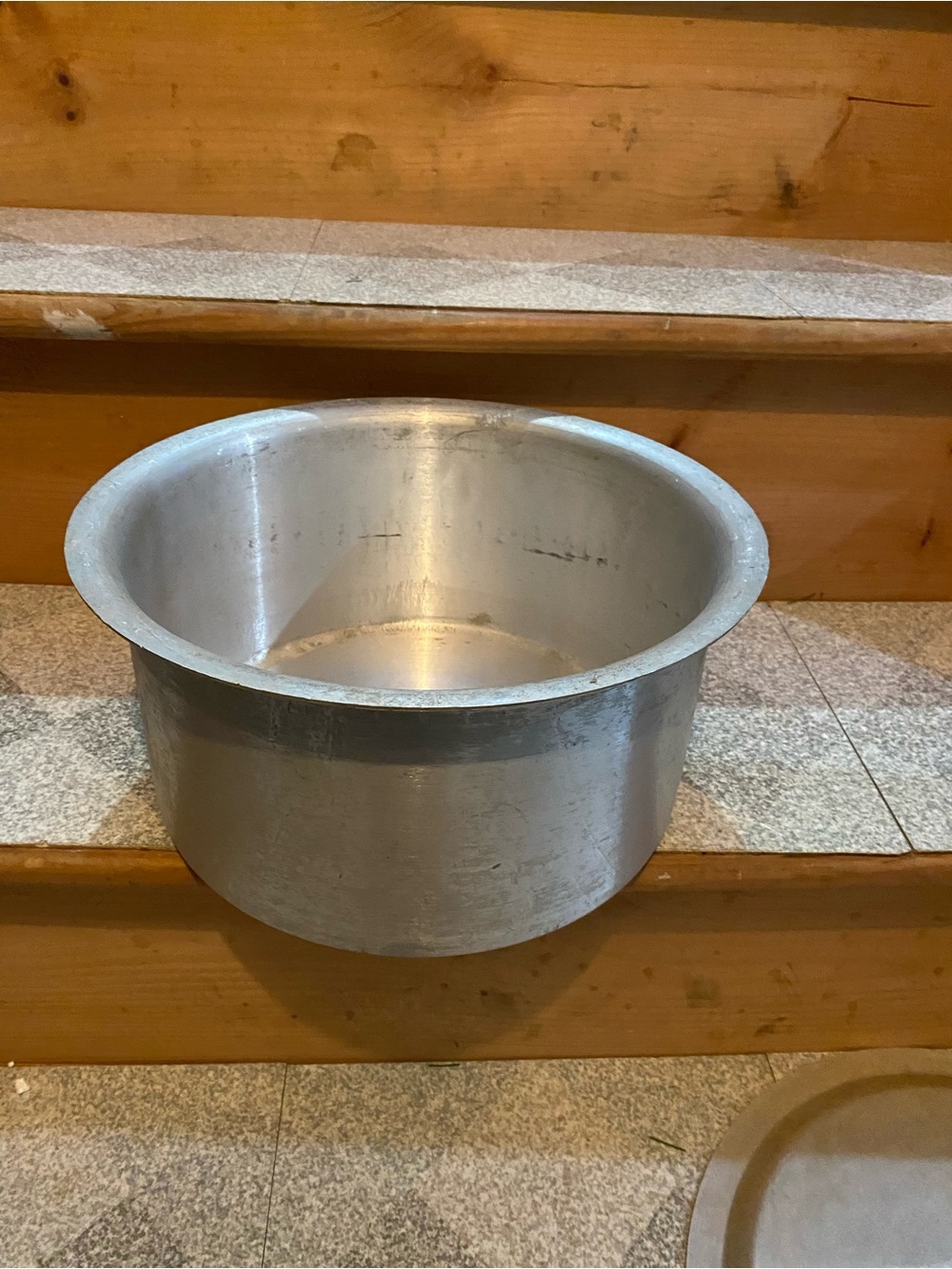 Heavy-Duty Silver Aluminum cooking pan